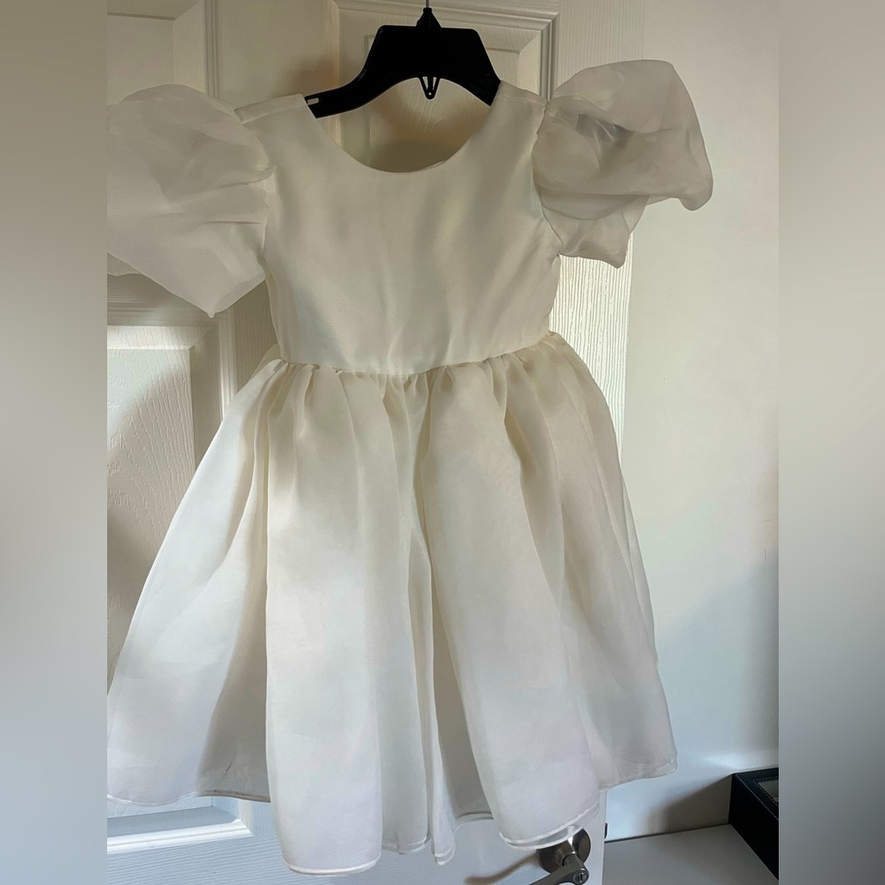 Girls flower girl dress size 6-7 off white color